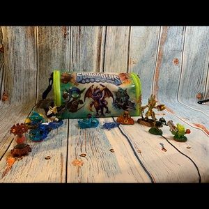 Skylander bag and game pieces